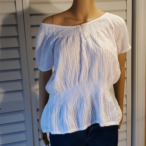 Comfortable cotton smock style short sleeve top - Picture 3 of 5